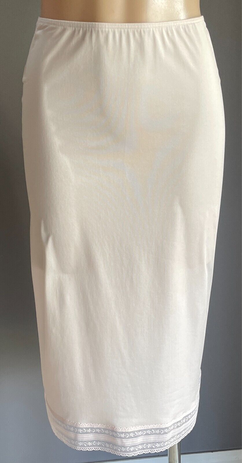 HESTIA Baby Pink Half Slip Anti Stat Tricot Elastic Waist Size 10 Lace Hem Vtg