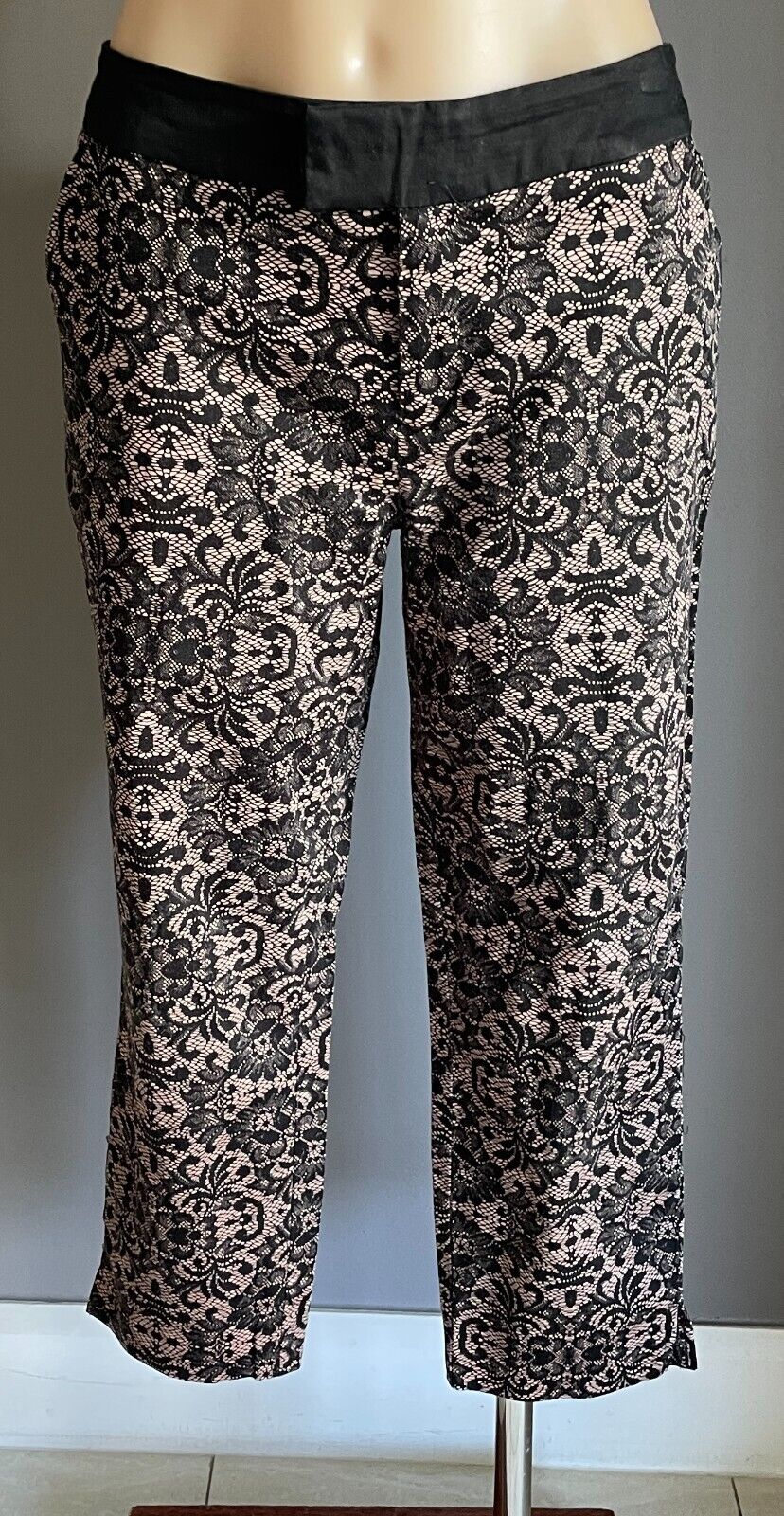NOW Black and Blush Lace Print Crop Pants Slim Fit Stretch Size 12