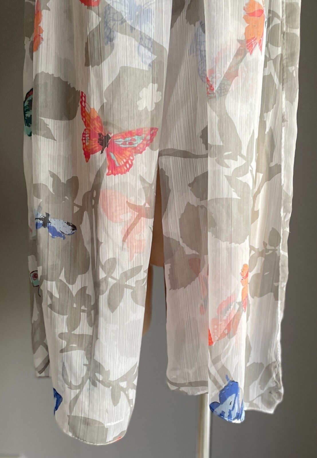Neck SCARF BUTTERFLY Floral Rectangle Semi Sheer Multicolour Shawl NEW w Defect