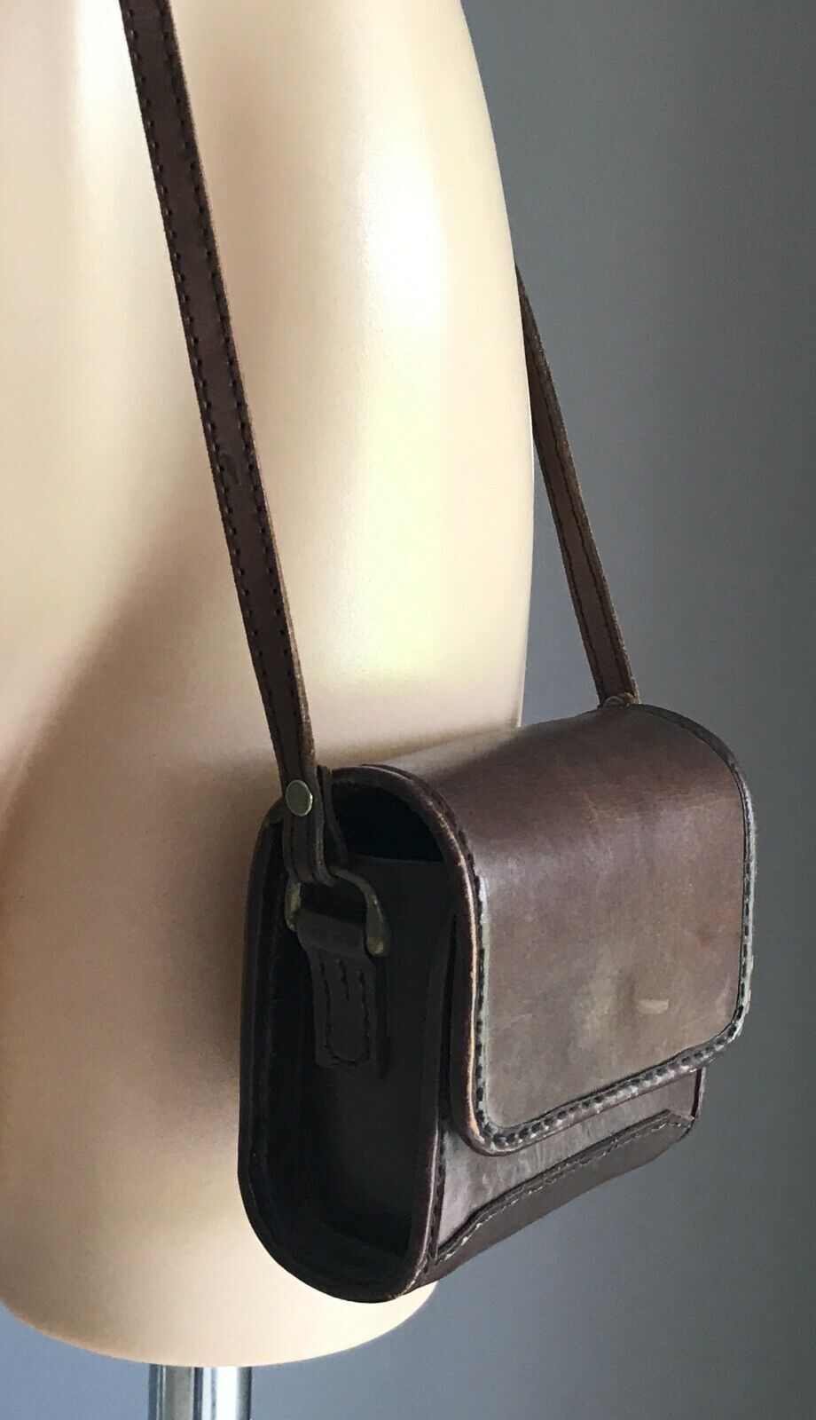 CAMERA Style Leather 13cm SHOULDER BAG Dark Brown Handbag Crossbody BATIK Lining