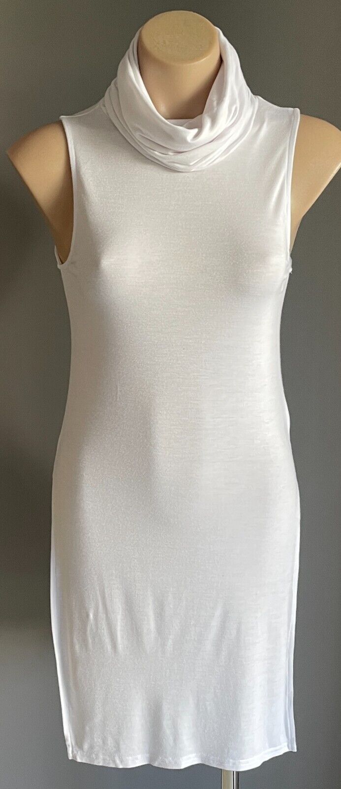 TEMT Top Long Tunic White Sleeveless Turtleneck W Side Slits Size 8 10 NEW