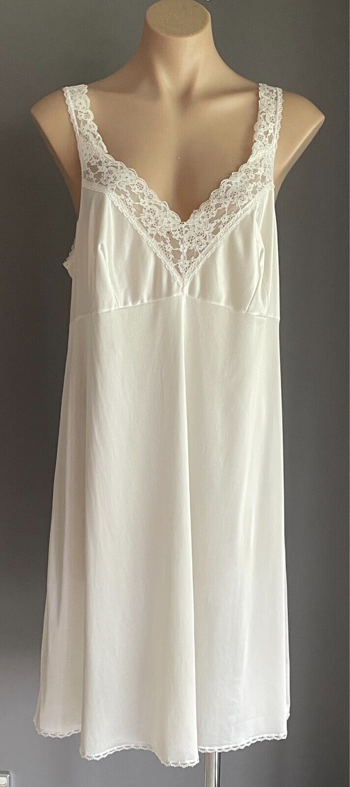 Vintage Petticoat OSTI Off White Nylon Lace Trim Full Slip Size 20
