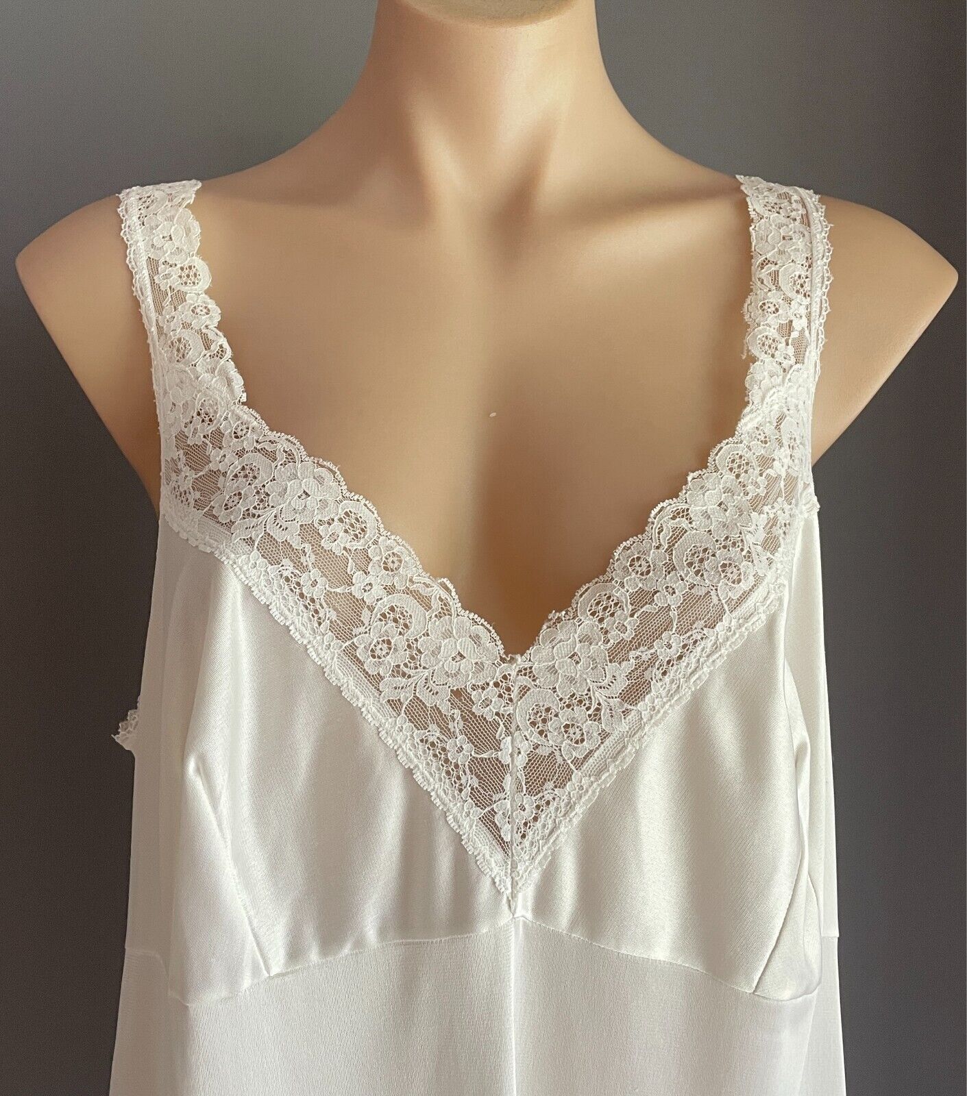 Vintage Petticoat OSTI Off White Nylon Lace Trim Full Slip Size 20
