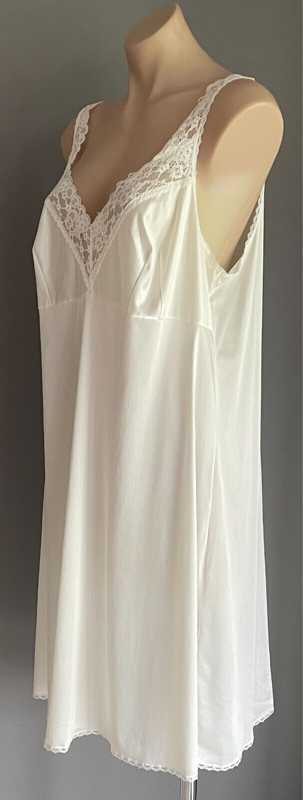 Vintage Petticoat OSTI Off White Nylon Lace Trim Full Slip Size 20