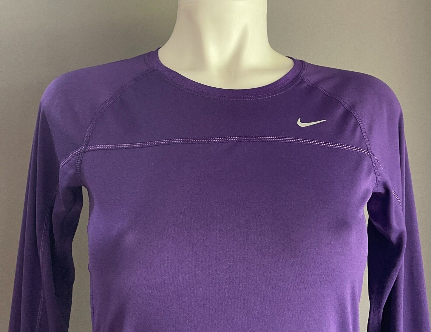 NIKE Running Purple Miller Top Long Sleeves Pullover Size XS Dri-Fit Lightweight