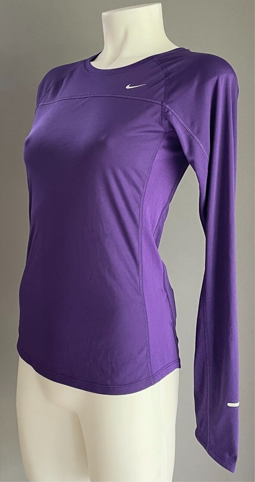 NIKE Running Purple Miller Top Long Sleeves Pullover Size XS Dri-Fit Lightweight