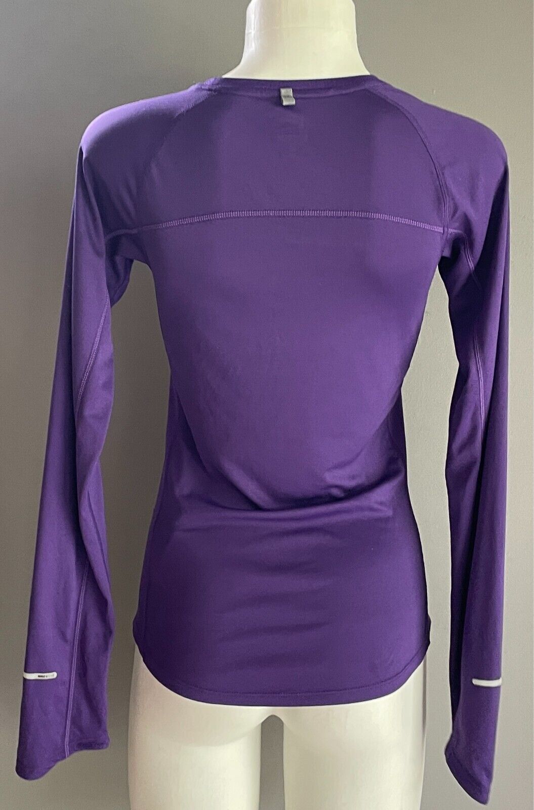 NIKE Running Purple Miller Top Long Sleeves Pullover Size XS Dri-Fit Lightweight