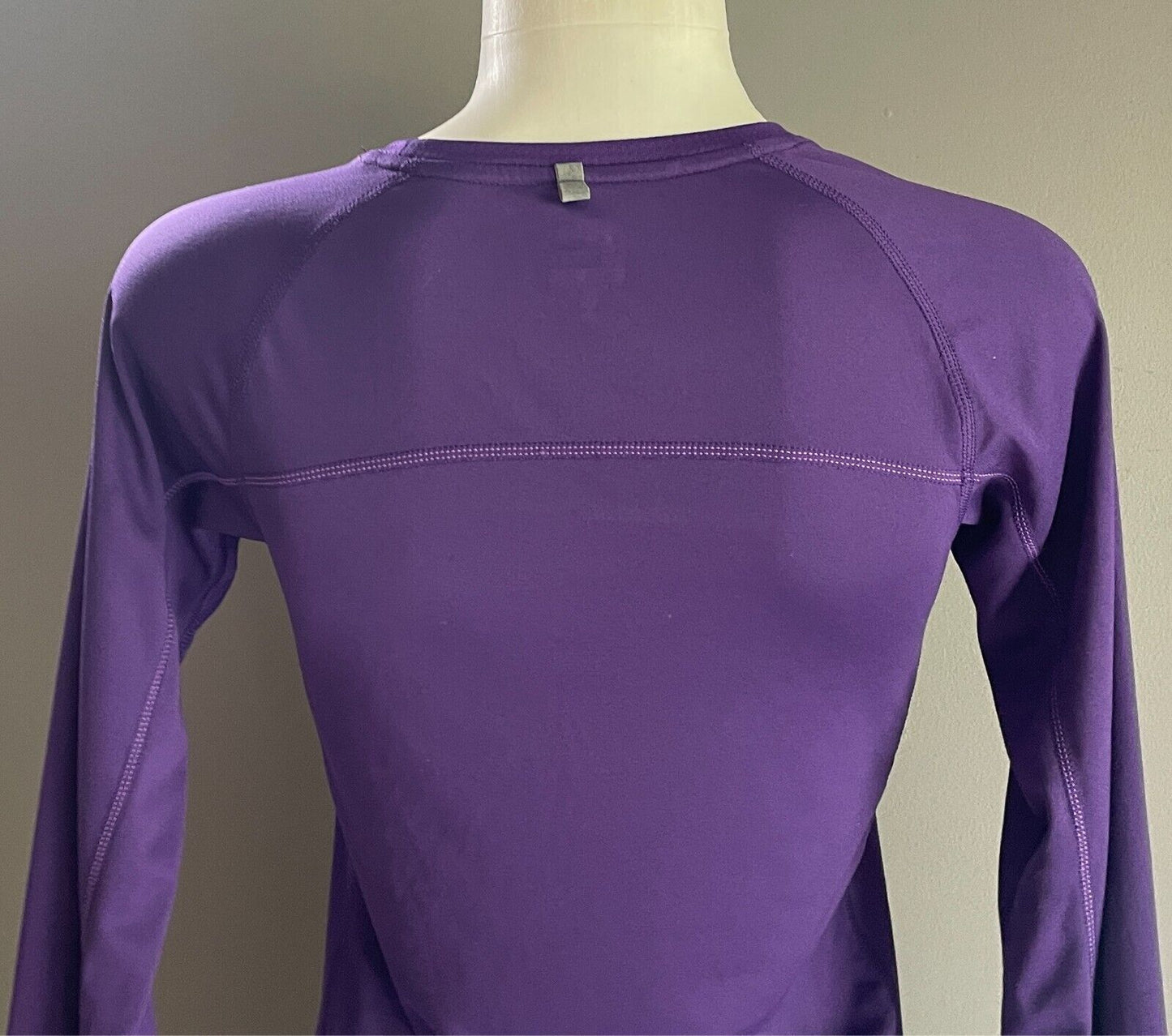 NIKE Running Purple Miller Top Long Sleeves Pullover Size XS Dri-Fit Lightweight
