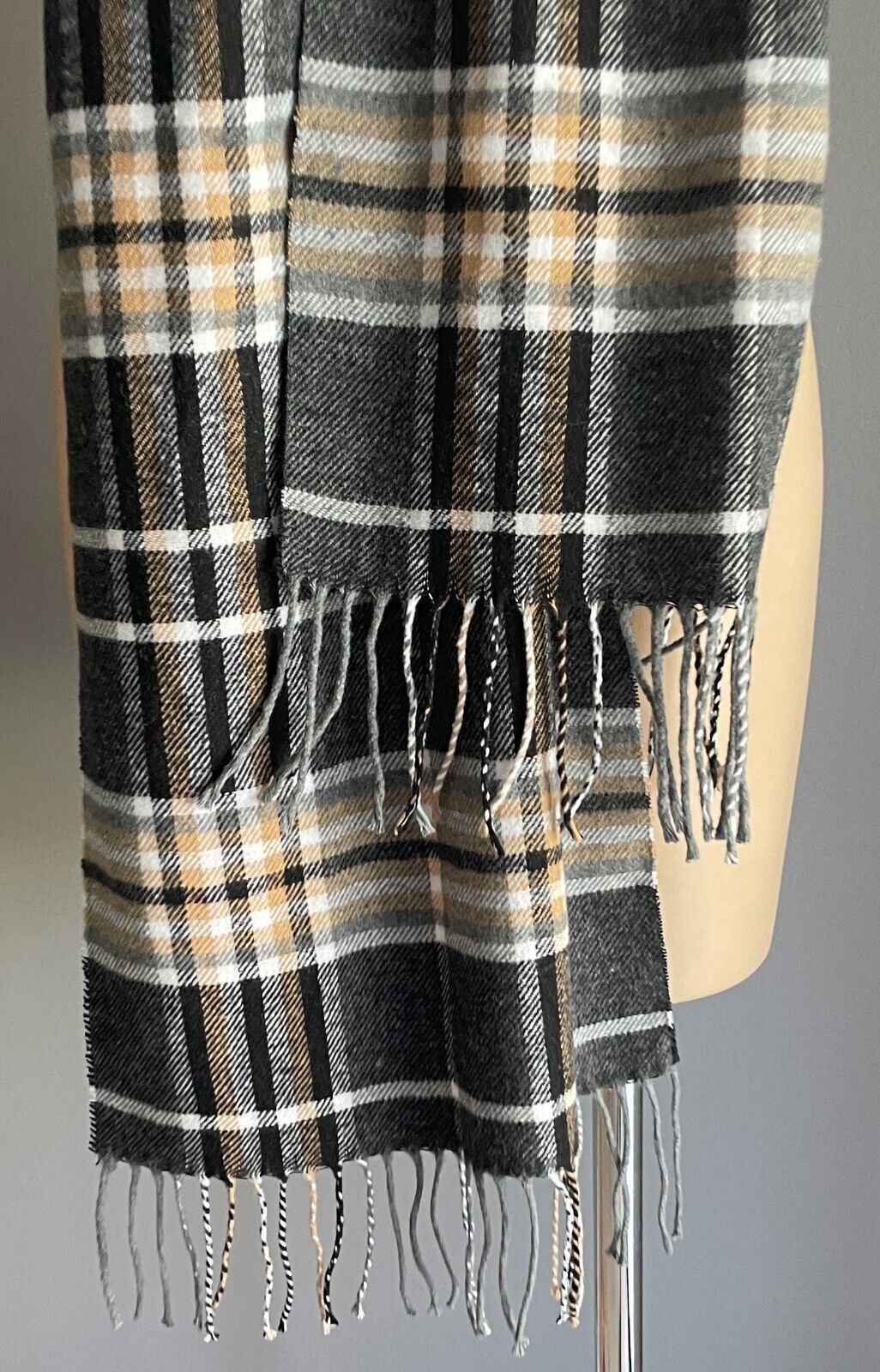 DAISO Neck SCARF Knit Caramel White Grey Black Check Acrylic Long Fringed NEW