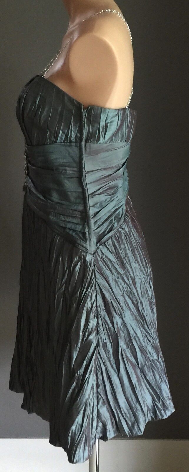 MR K Dress Iridescent Green Chain Strap Pleated Empire Waist Size 12 Mesmerising