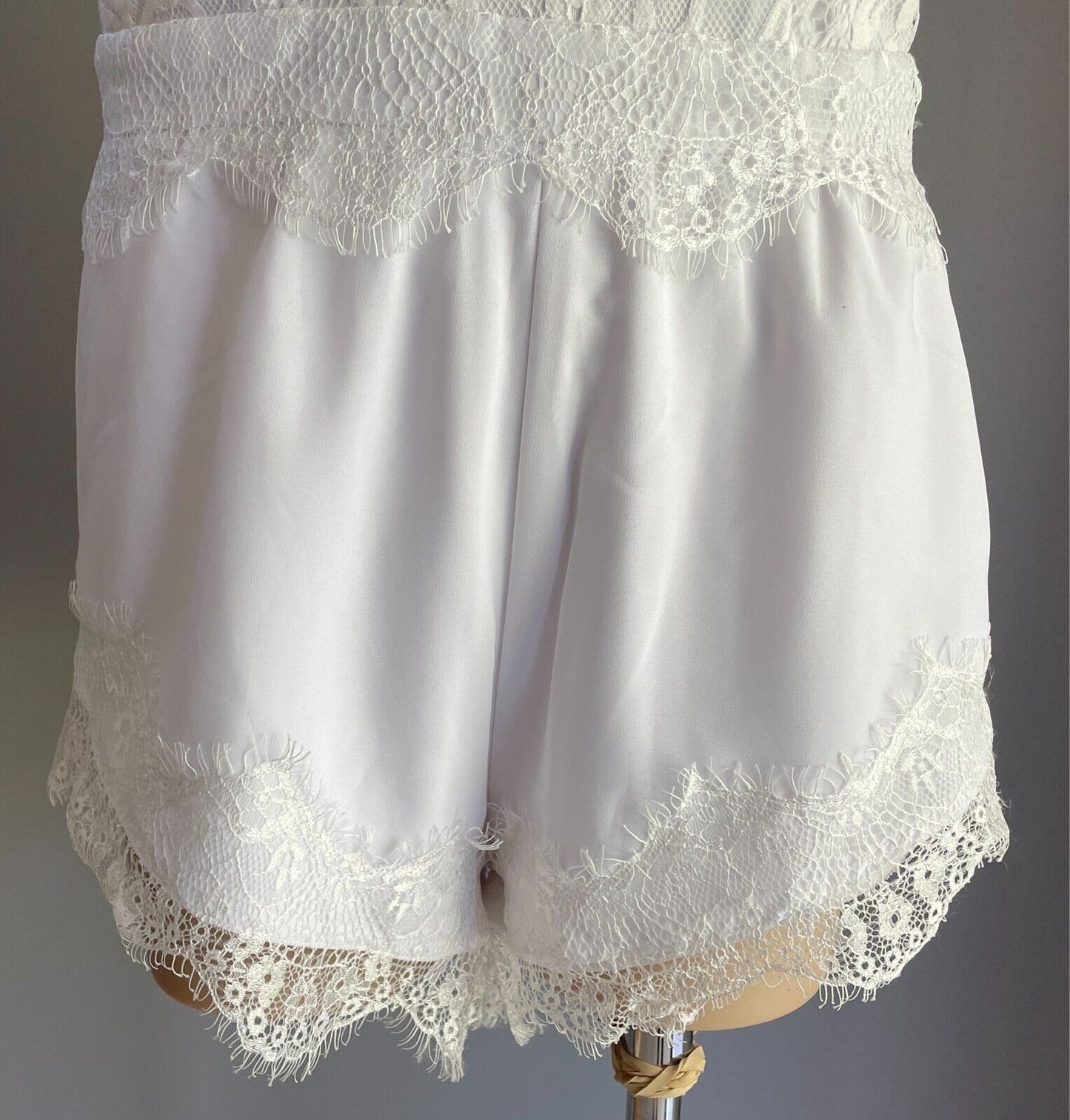 SHOWPO Romper White Lace Trim Sleeveless Playsuit Shortsuit  Shorts Size 12