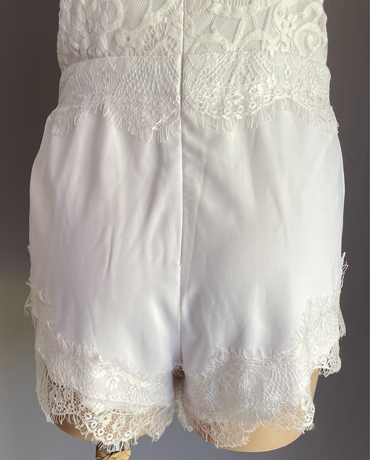 SHOWPO Romper White Lace Trim Sleeveless Playsuit Shortsuit  Shorts Size 12