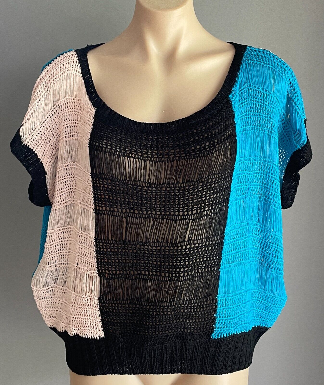 SUITE 62 BOUTIQUE Top Blush Pink Black Blue Open Knit Extended Sleeve Sz L 12 14