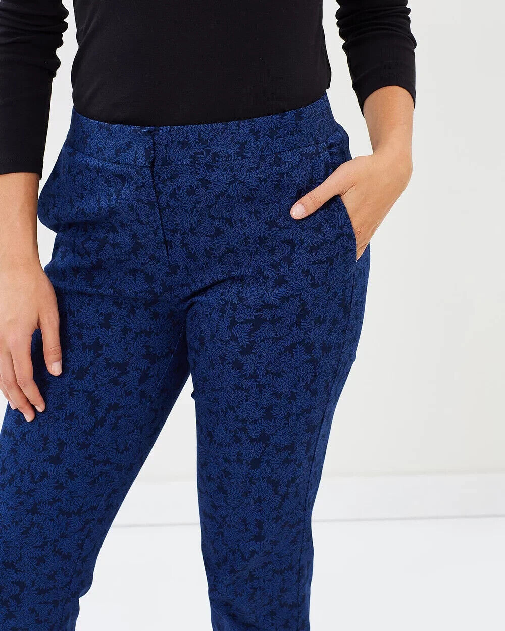 SPORTSCRAFT "Dallas" Print Pants Navy & Blue Leaf Print Size 14 Tailored Fit