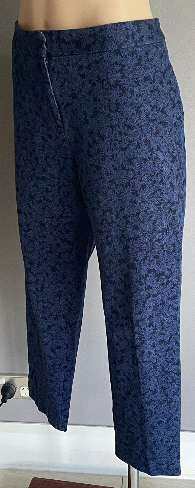 SPORTSCRAFT "Dallas" Print Pants Navy & Blue Leaf Print Size 14 Tailored Fit