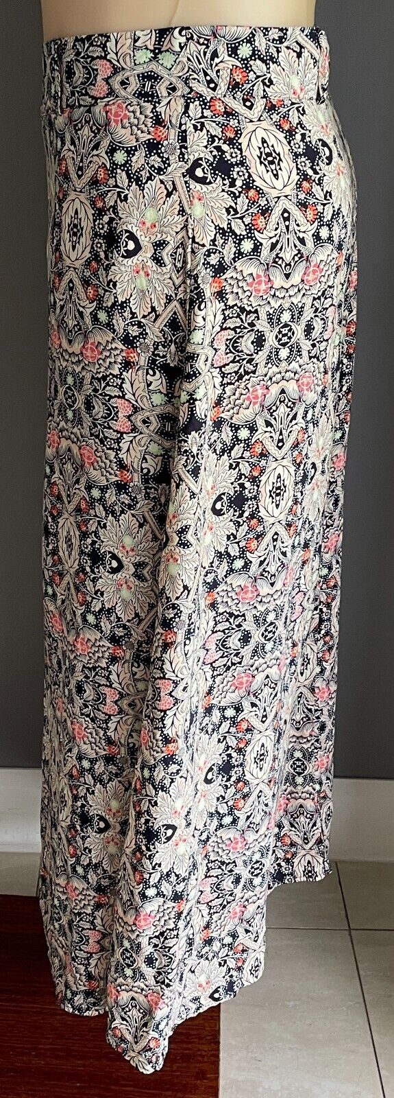 CKM CURVES Maxi Skirt Multicolour Floral Print A-Line Size 22 Viscose Fabric NEW