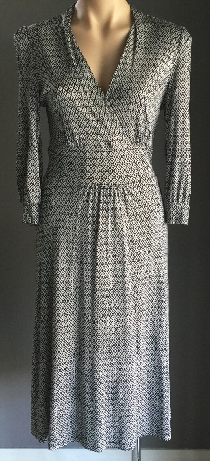 SPORTSCRAFT Empire Dress Navy White Tile Print 3/4 Sleeve Size 8 10 Gorgeous