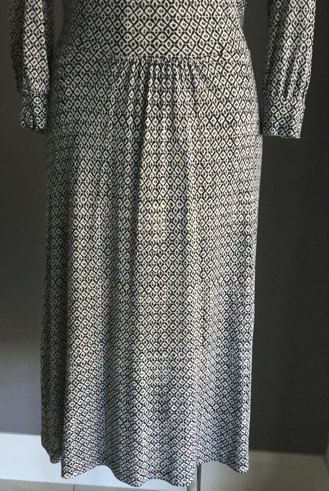 SPORTSCRAFT Empire Dress Navy White Tile Print 3/4 Sleeve Size 8 10 Gorgeous