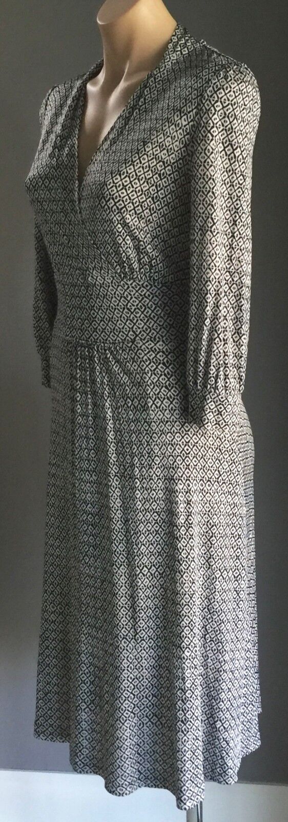 SPORTSCRAFT Empire Dress Navy White Tile Print 3/4 Sleeve Size 8 10 Gorgeous