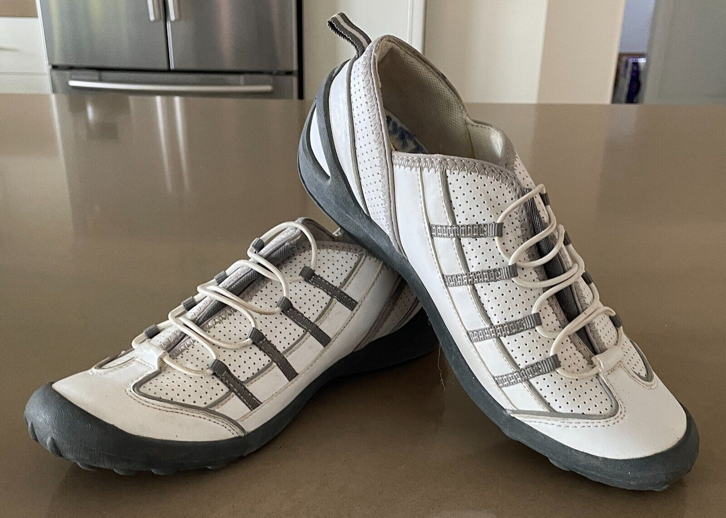 RIVERS White & Grey Trim Elastic Lace Pleather PU Sneakers Walking Shoes Size 8