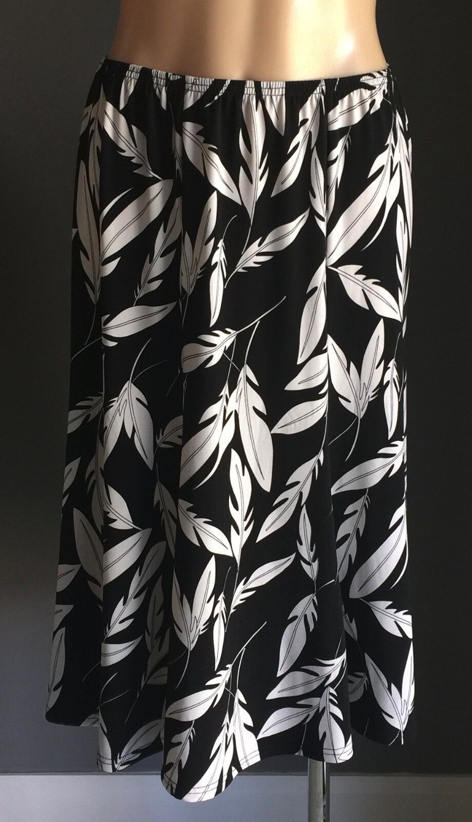 ANDRE JOHN Skirt Black White Patterned A-Line Knee Length Full Skirt Size S 10