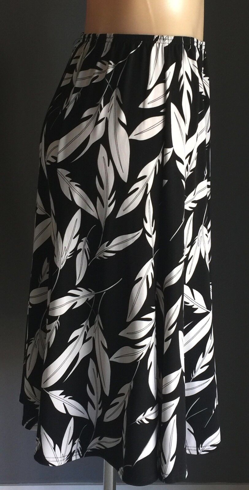 ANDRE JOHN Skirt Black White Patterned A-Line Knee Length Full Skirt Size S 10