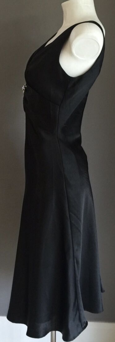 ANGELINE Dress Knee Length  w Diamonte Brooch Size 8 1940's Look Black NEW
