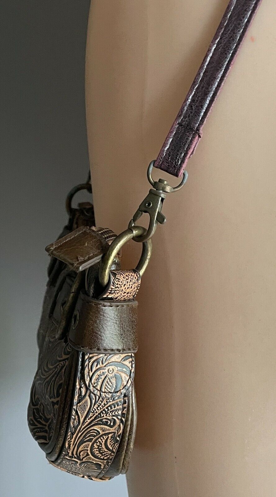 LEVIS Shoulder Bag Brown Tan Pleather Floral Etched Embossed Cross Body LEVI"S