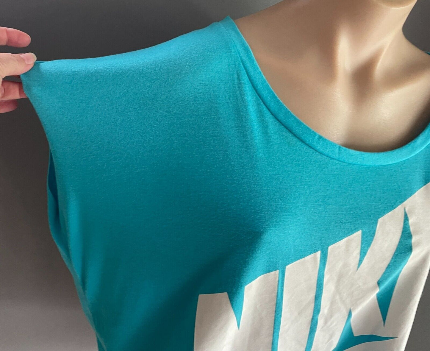 NIKE Blue & White Swoosh Logo T-Shirt Ladies Size XL Round Hem Extended Sleeves