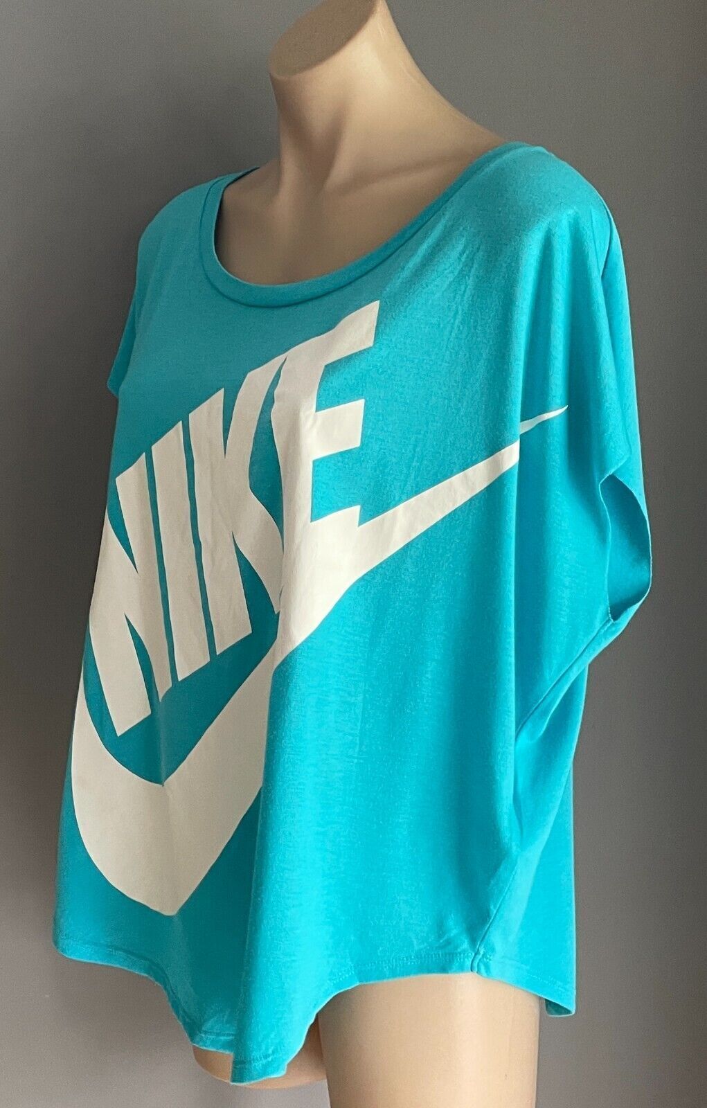 NIKE Blue & White Swoosh Logo T-Shirt Ladies Size XL Round Hem Extended Sleeves