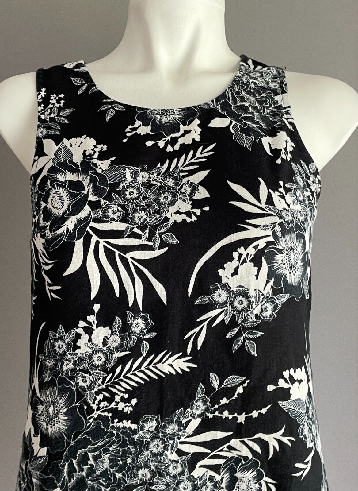 BILLABONG Black & White Floral Dress Size 6 Mini Length Sleeveless Cotton Flax
