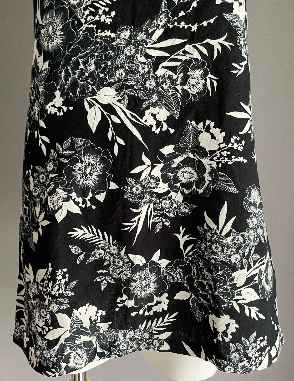 BILLABONG Black & White Floral Dress Size 6 Mini Length Sleeveless Cotton Flax