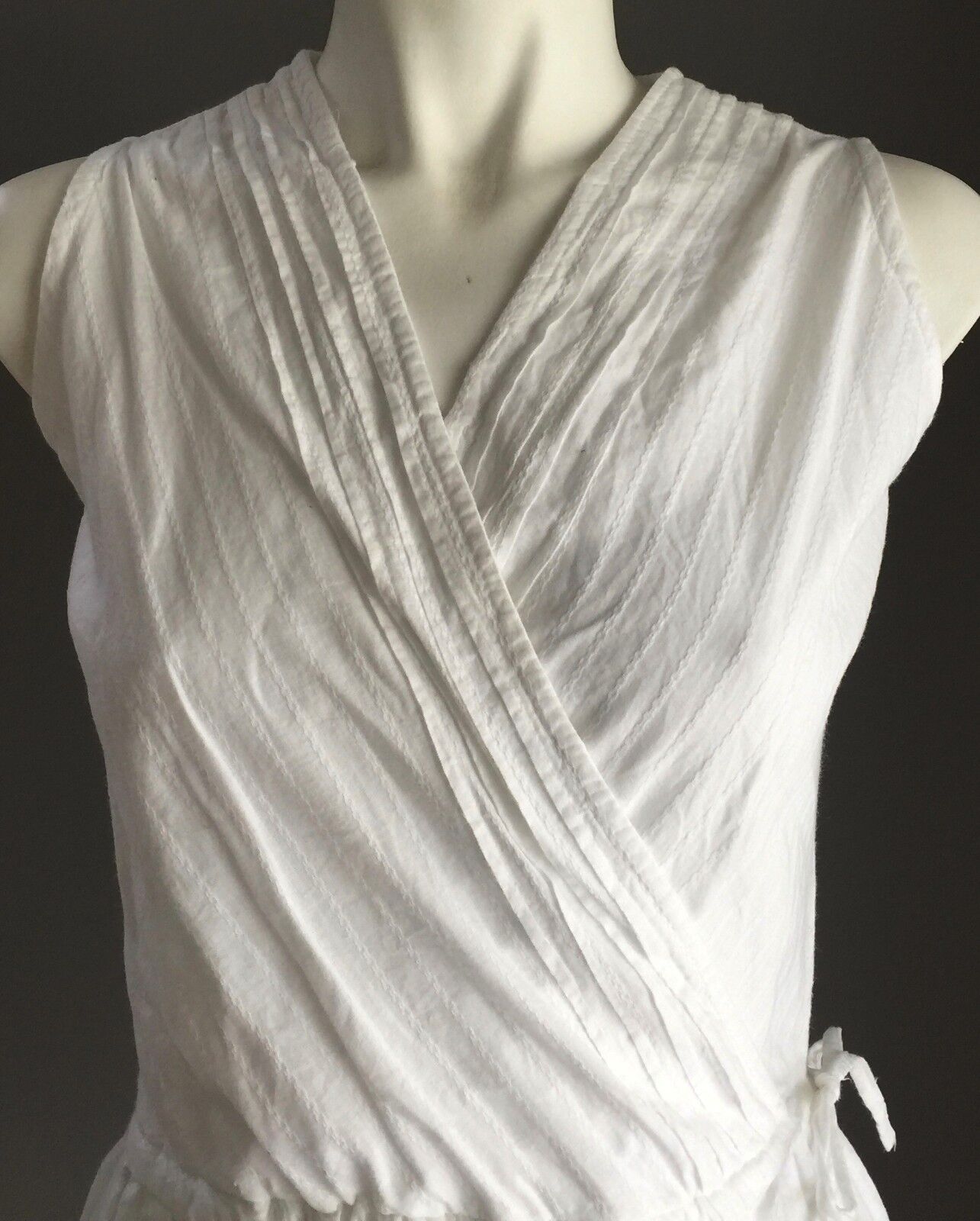 DE LOURVE Top White Sleeveless Cross Over Drawstring Waist Blouse Ladies Size 12