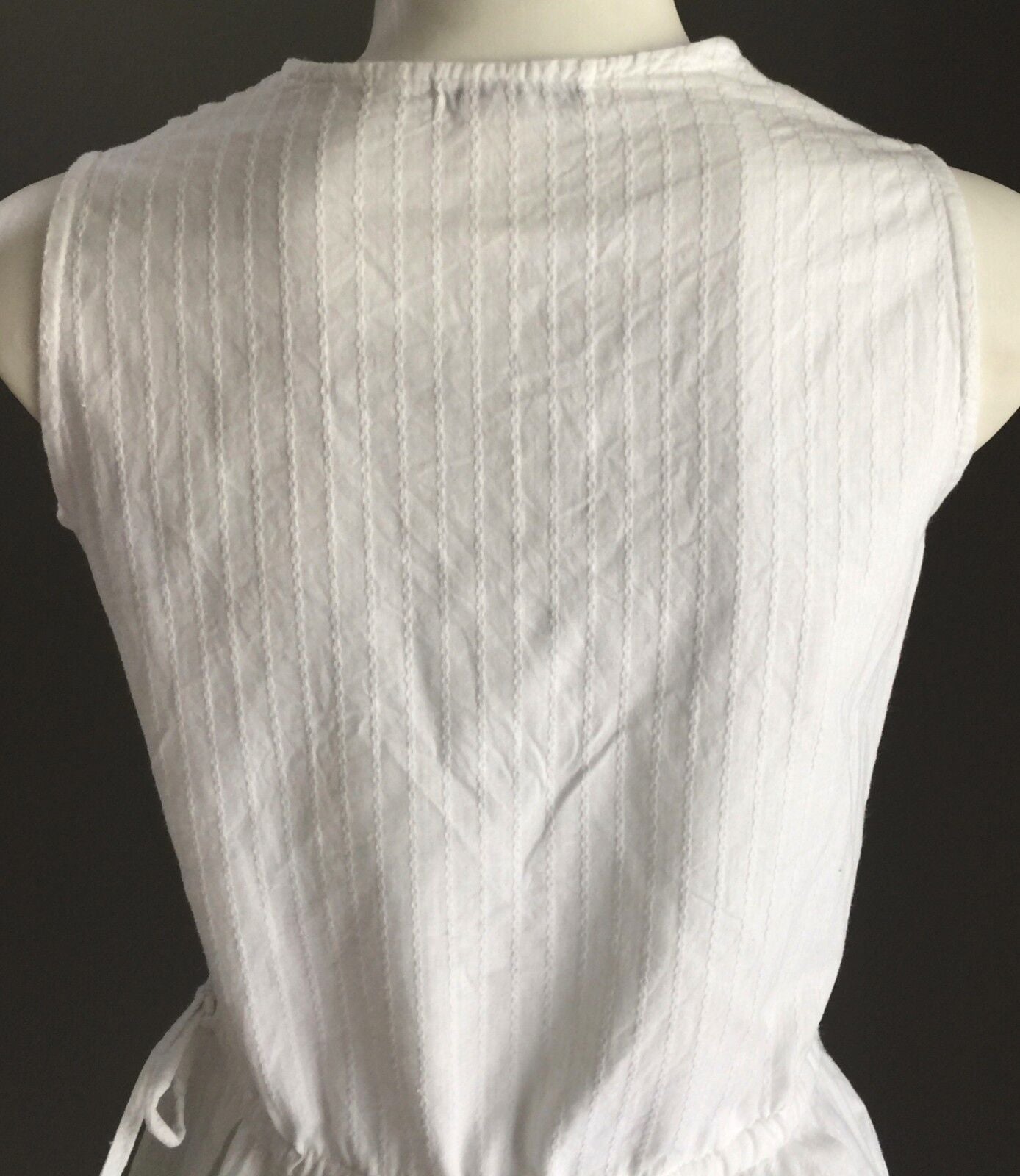 DE LOURVE Top White Sleeveless Cross Over Drawstring Waist Blouse Ladies Size 12