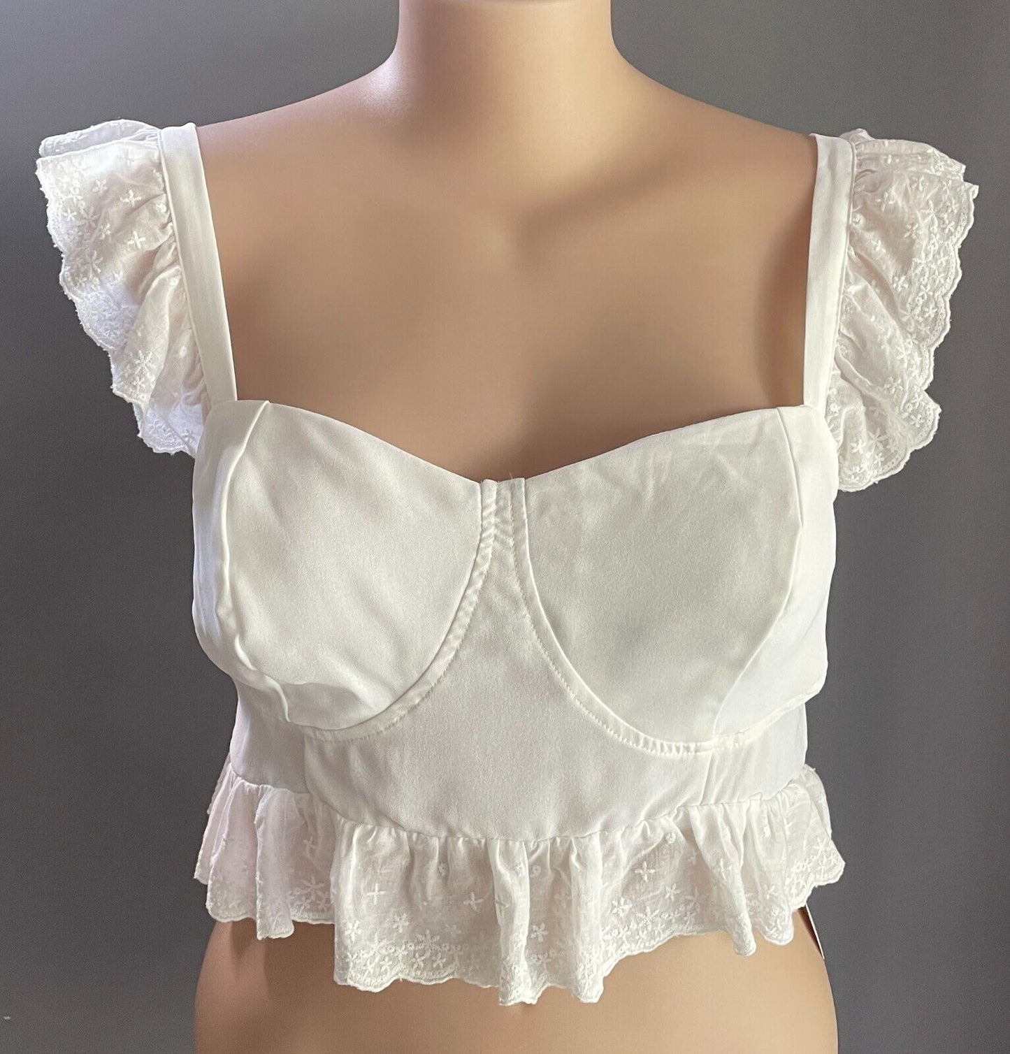 SHEIN VCAY White Crop Top Embroidery Ruffle Trim Sleeveless Size 3XL 22 NEW