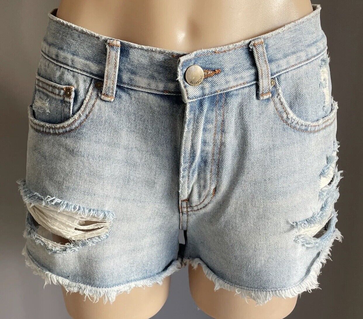 BILLABONG Faded Blue Denim Jeans Shorts Cut Off Distressed Size 28 / 78cm Waist