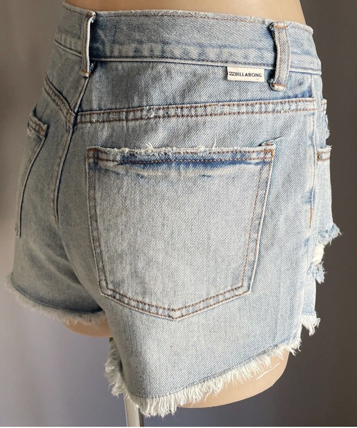 BILLABONG Faded Blue Denim Jeans Shorts Cut Off Distressed Size 28 / 78cm Waist