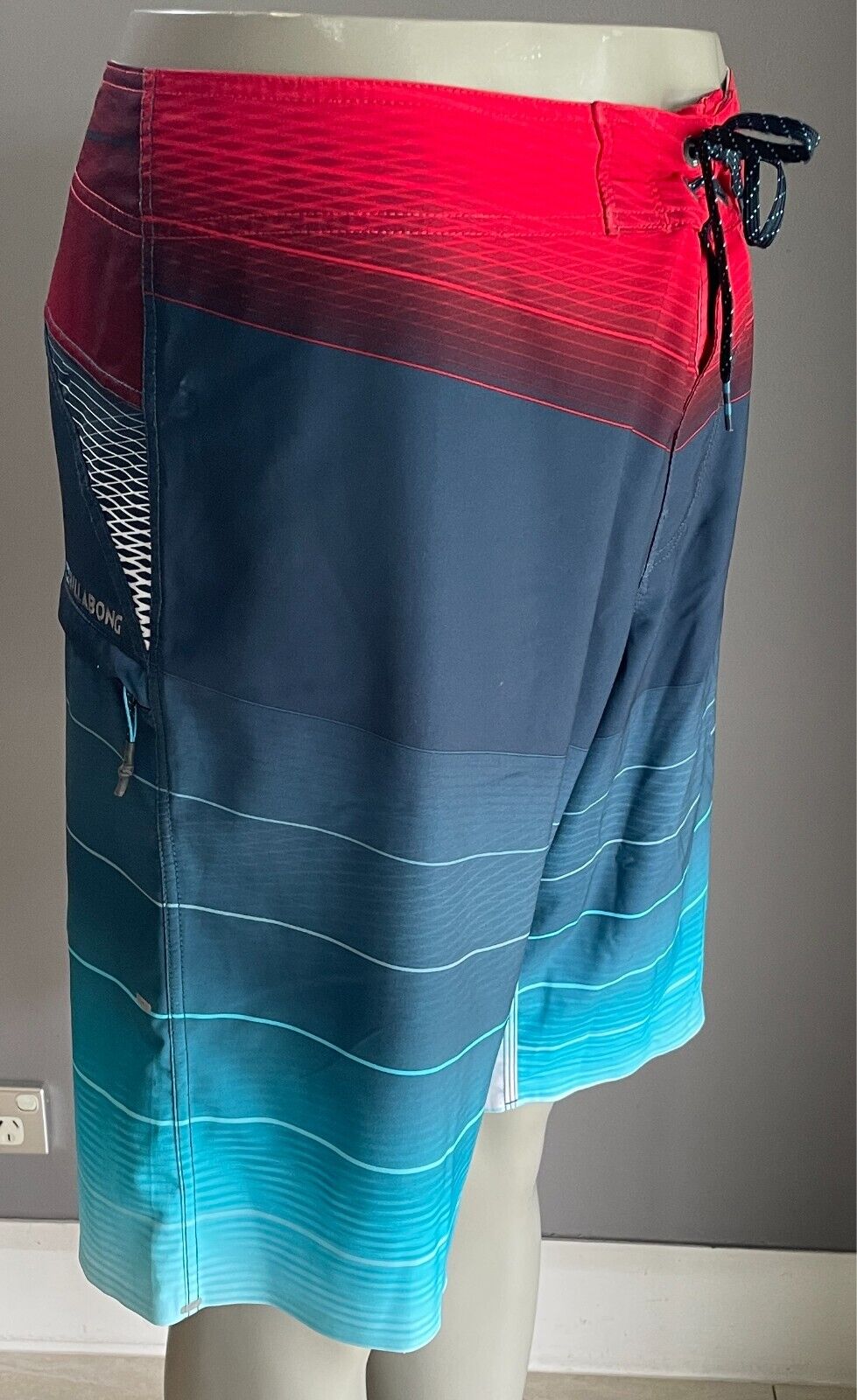 BILLABONG Board Shorts Swim Beach Multicolour Mens Size XXL Waist 100cm