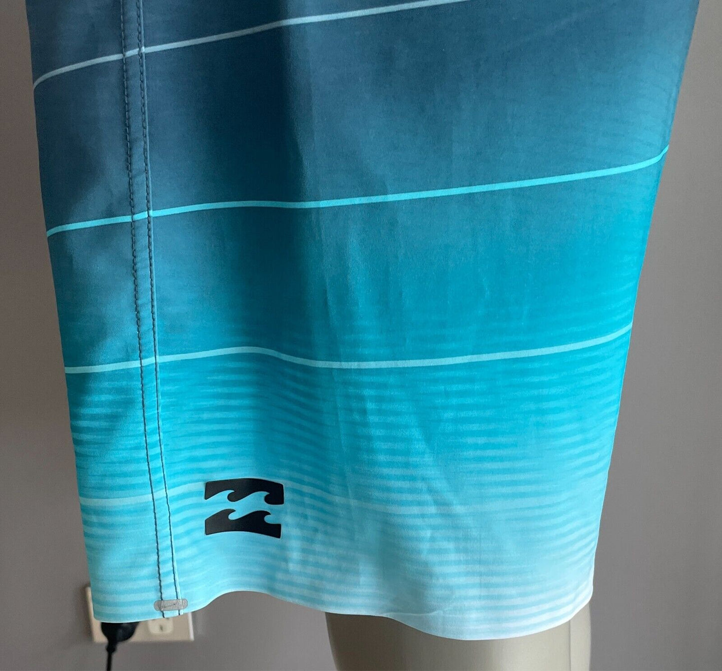 BILLABONG Board Shorts Swim Beach Multicolour Mens Size XXL Waist 100cm