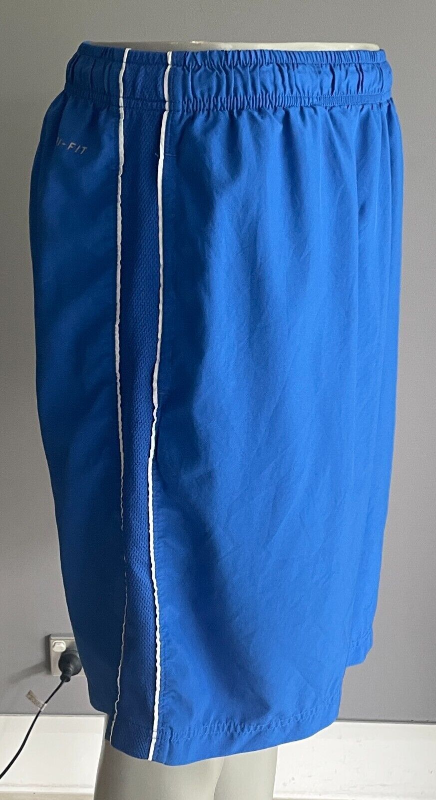 NIKE Training Shorts Elastic Waist Blue w White Trim Mens Size XL Dri-Fit