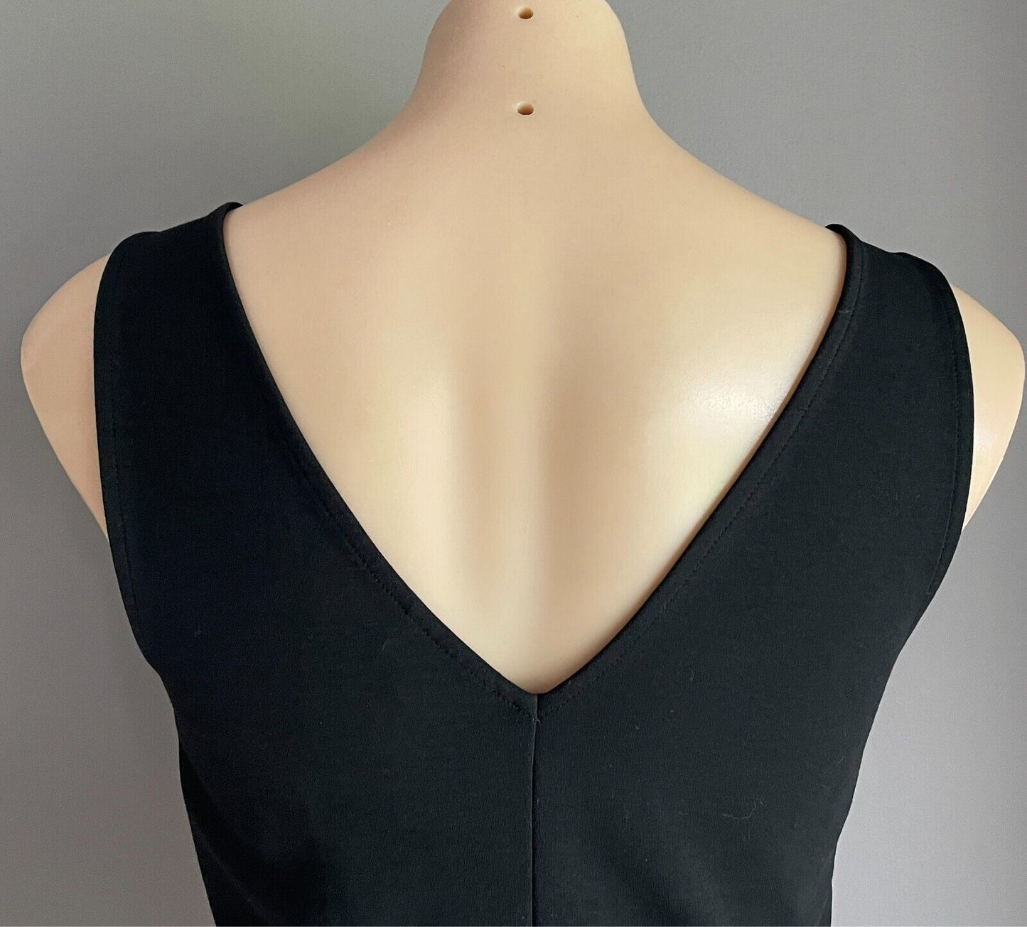 BARDOT Crop Top Black Sleeveless Stretch Camisole Singlet Size 12 V-Neck & Back