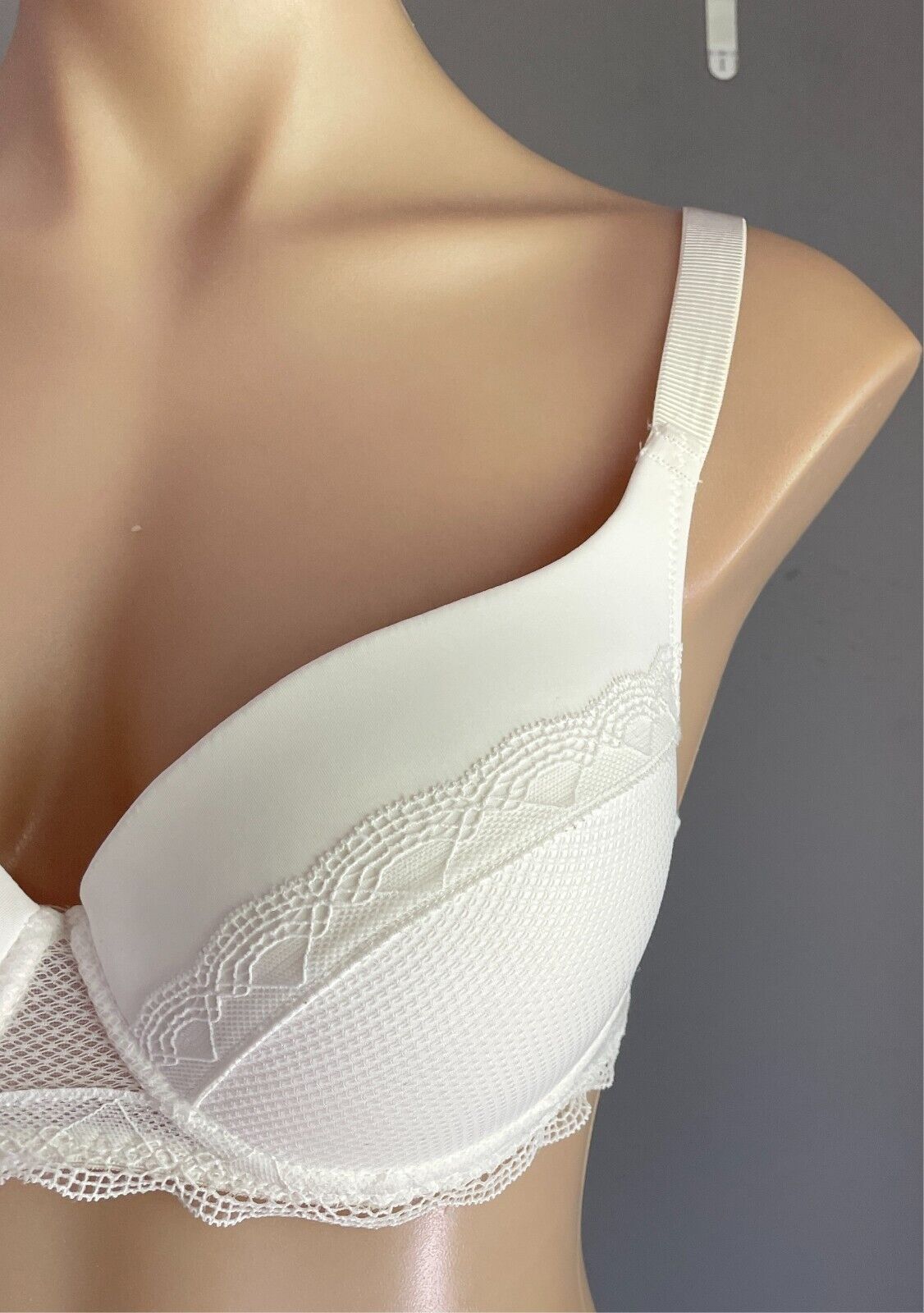 ANKO Off White Push Up Bra Size 14D Extra Padding Underwire Adjustable Straps