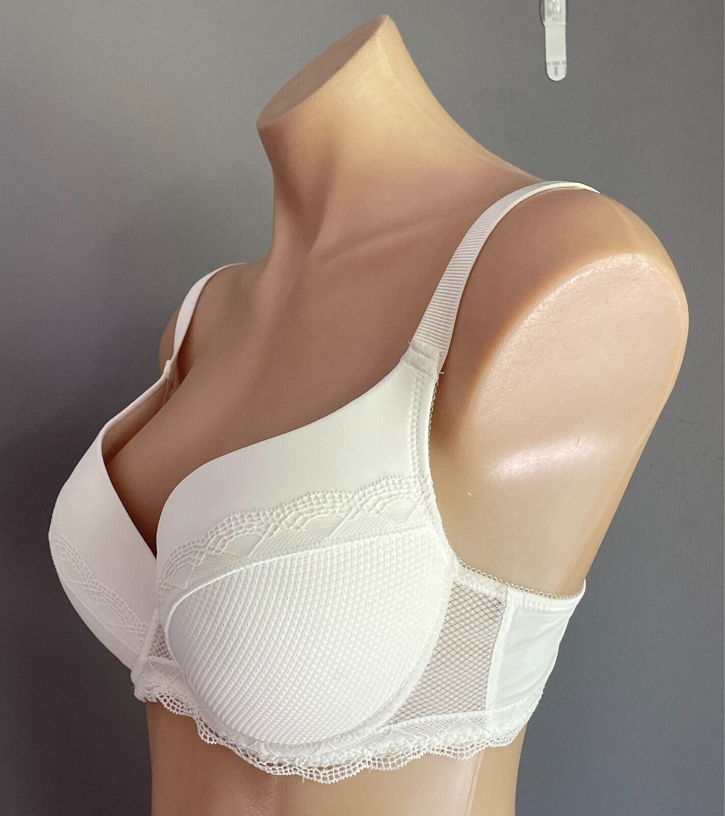 ANKO Off White Push Up Bra Size 14D Extra Padding Underwire Adjustable Straps