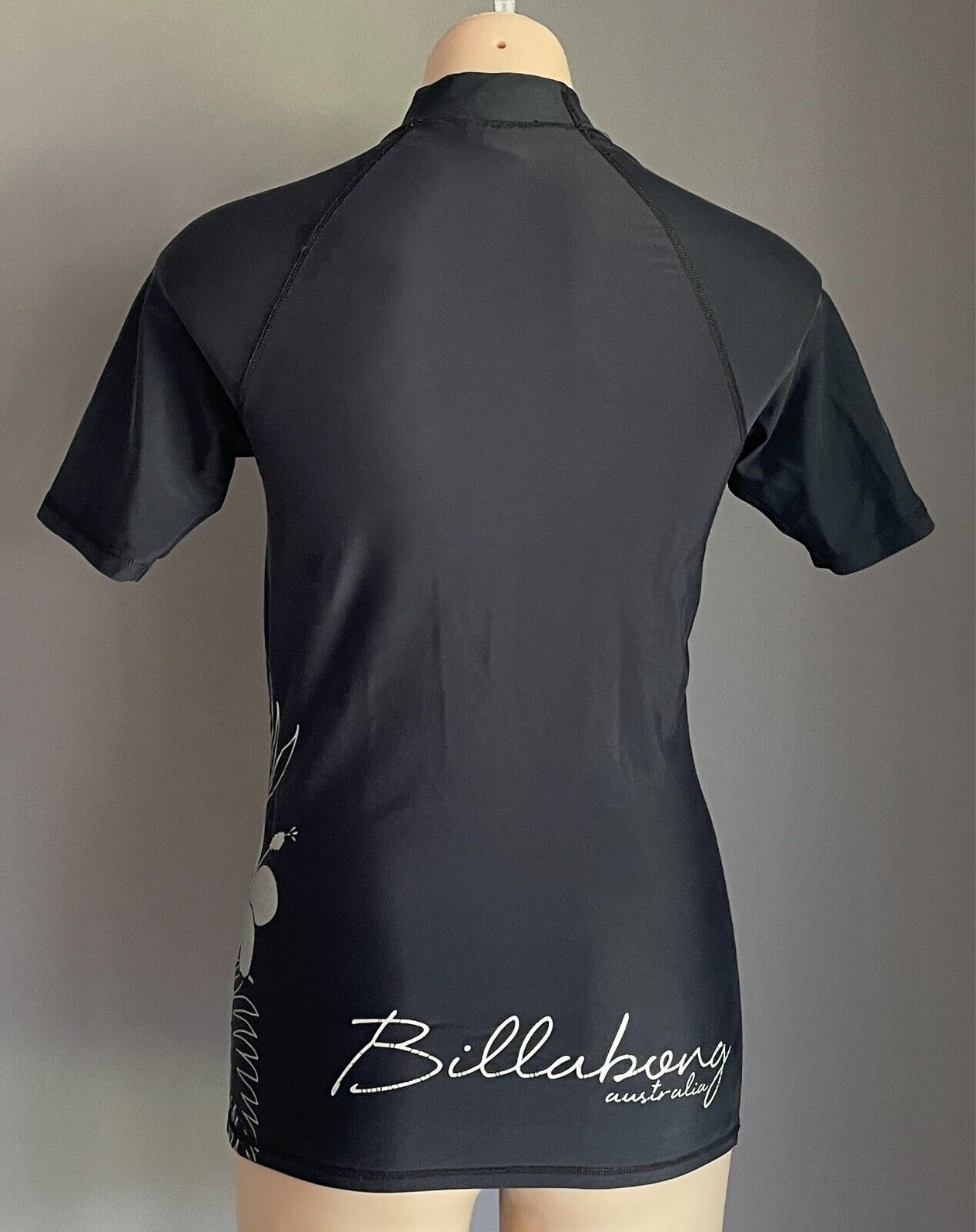 BILLABONG Rash Vest Size 10 Black With Silver Tropical Logo Print Short Sleeves