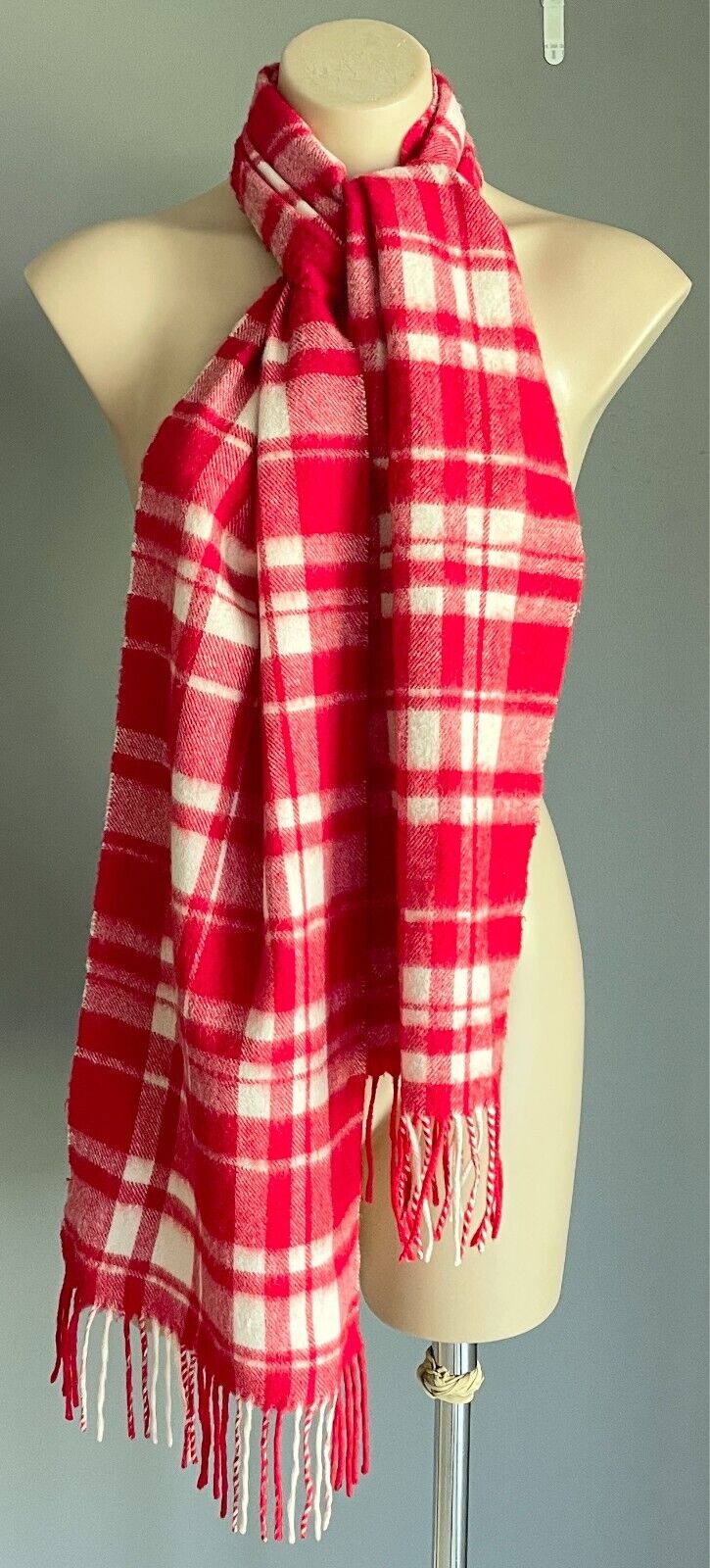 Neck SCARF Knit Red White Check Pattern Rectangle Fringed Trim 28 x 188cm