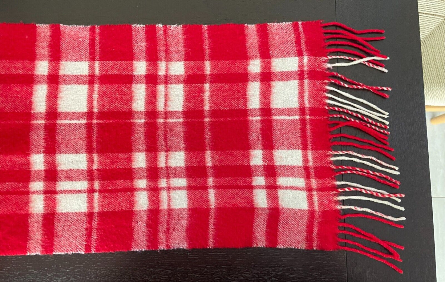 Neck SCARF Knit Red White Check Pattern Rectangle Fringed Trim 28 x 188cm