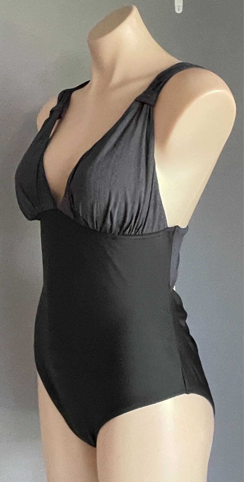 CUPSHE Black V-Neck One Piece Swimsuit Size L Twisted Back Contrast Rib Fabric