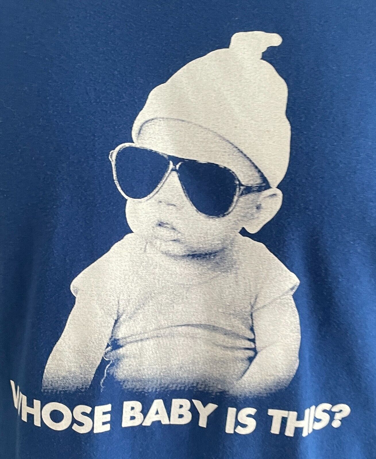 T-shirt The Hangover "Whose Baby Is This?" Print Blue Top Sz L Chest 114cm
