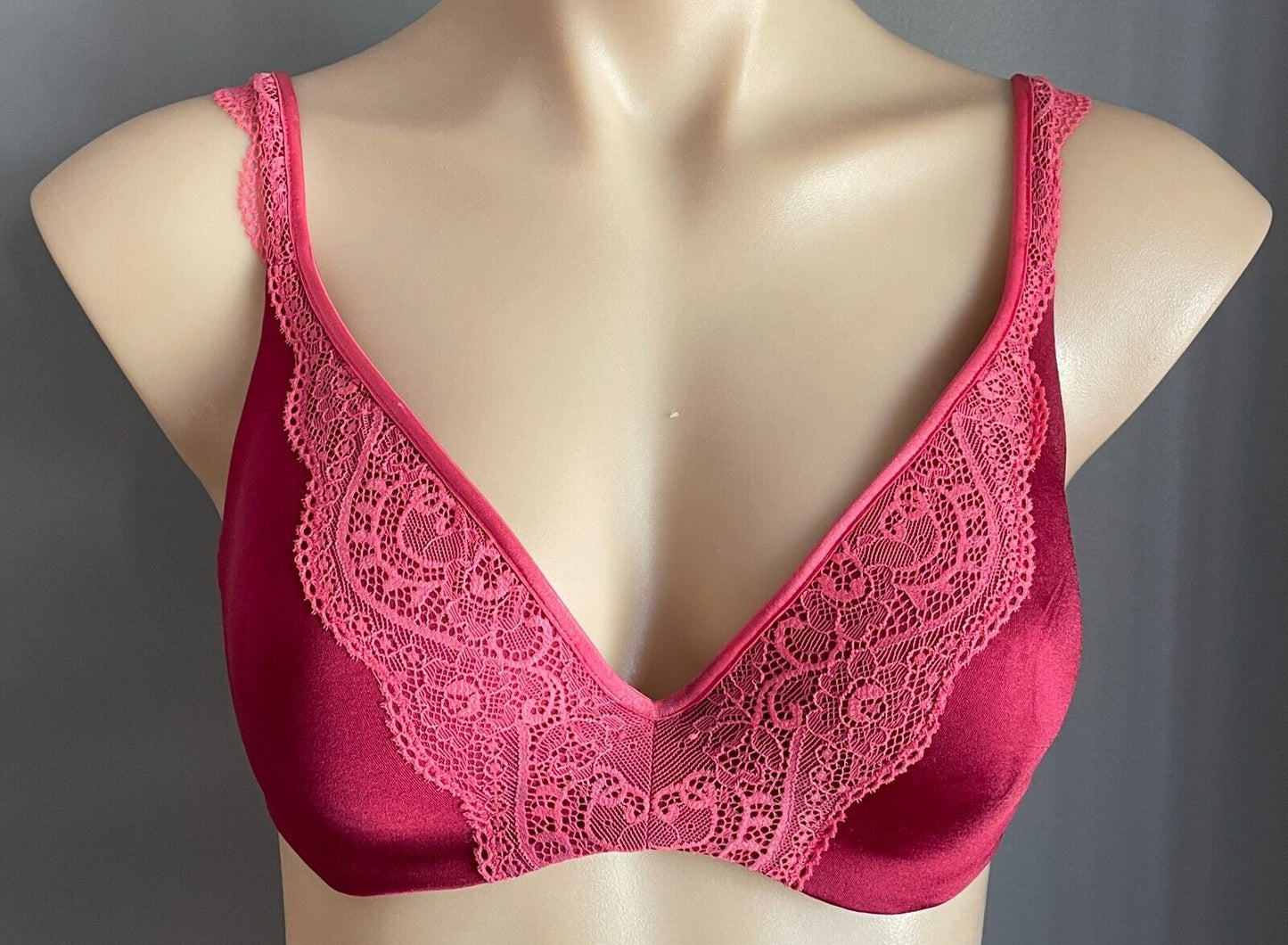 BERLEI Barely There Contour T Shirt Bra Burgundy Underwire Lace Trim Size 12 D