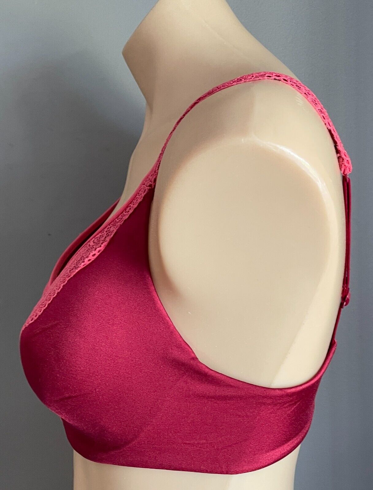 BERLEI Barely There Contour T Shirt Bra Burgundy Underwire Lace Trim Size 12 D